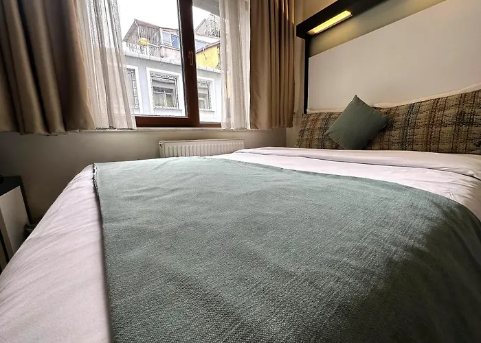 Отель Hotels And Suites Platine