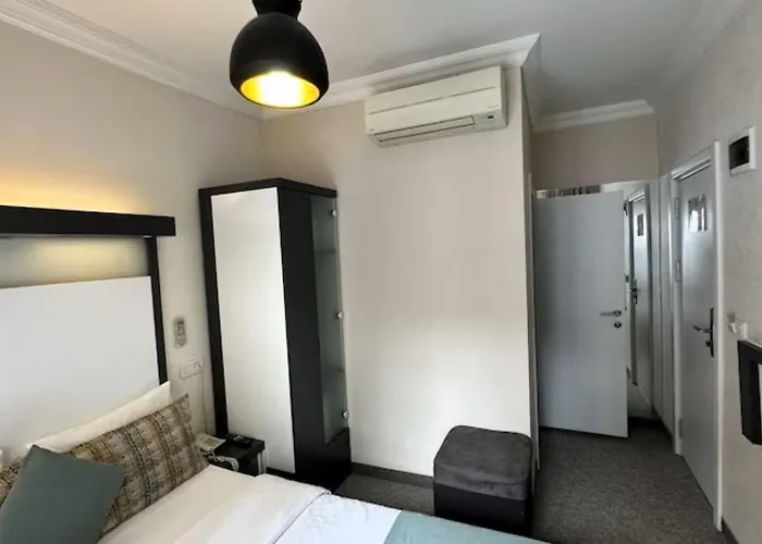 Hotels And Suites Platine Отель *