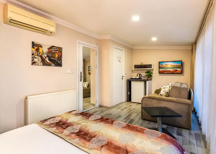 Отель Hotels And Suites Platine *